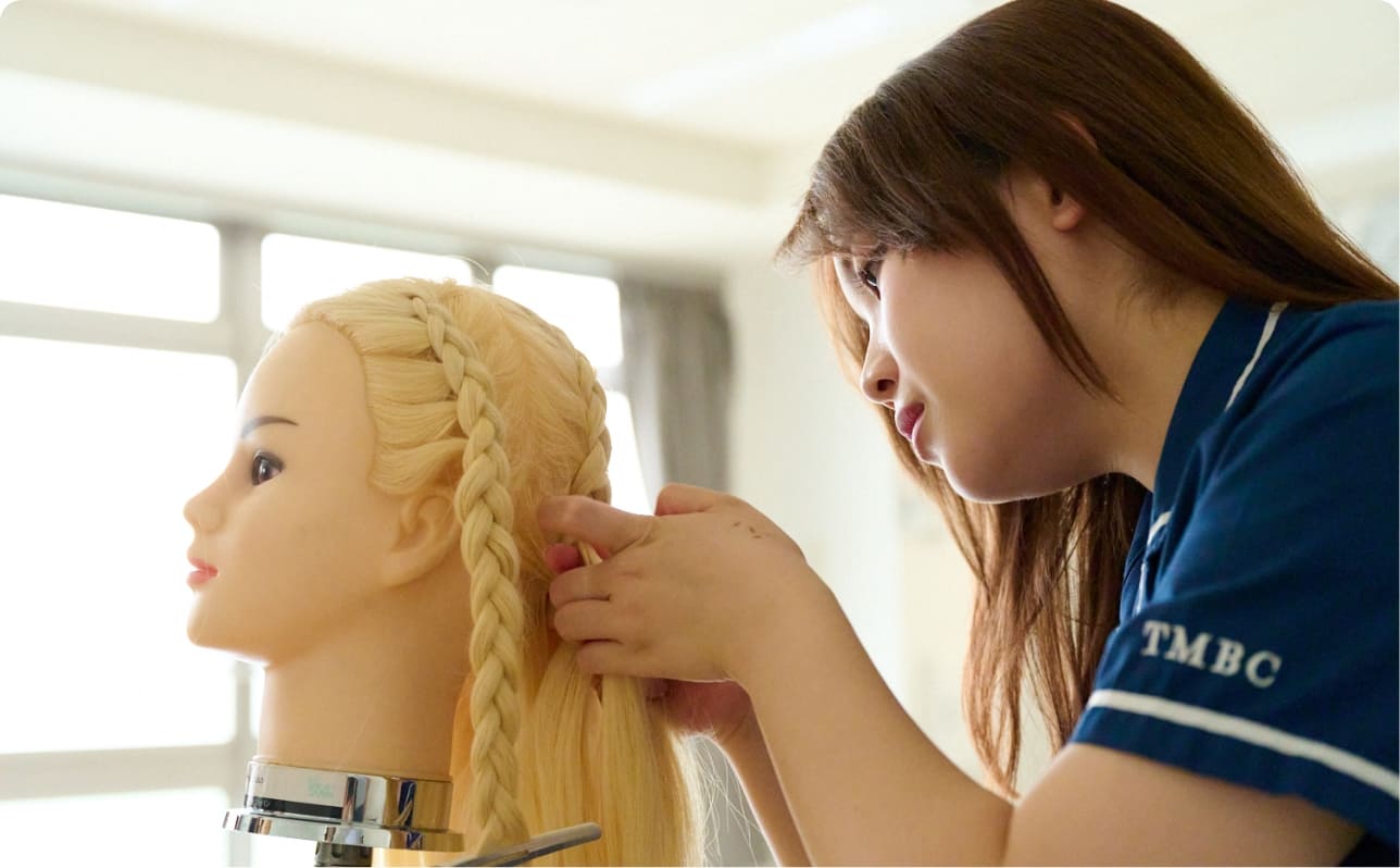 アップスタイル・編み込みのイメージ画像